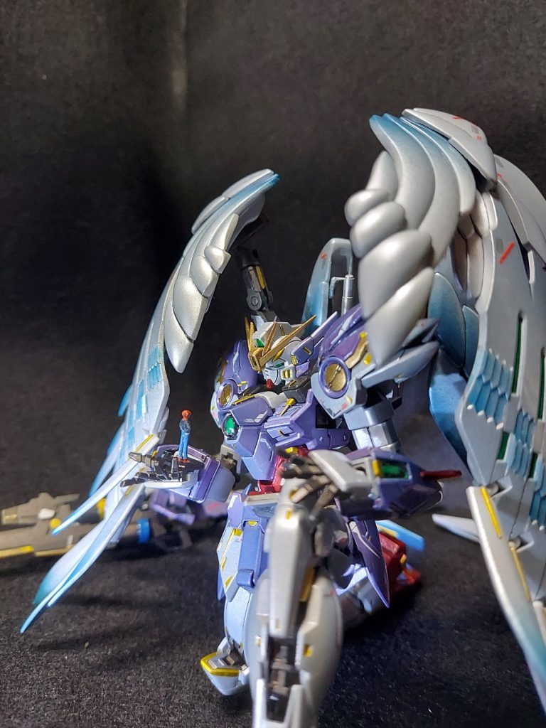 立て膝でヒイロとヒイロ小さすぎません??