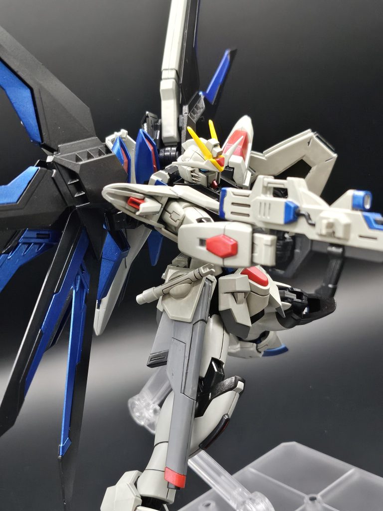 違うカラーリングもイメチェンになって良いですね!シンが見たら喜びそうかも…(笑)そしてパーツの紛失には気を付けたいところです💦 ご覧いただきありがとうございました!