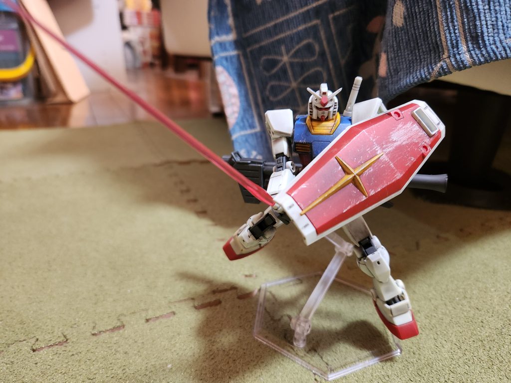 ビームサーベルで1枚。シールドのドライブラシが少しミスった感ありましたがこれはこれで…まぁええかってなりました。