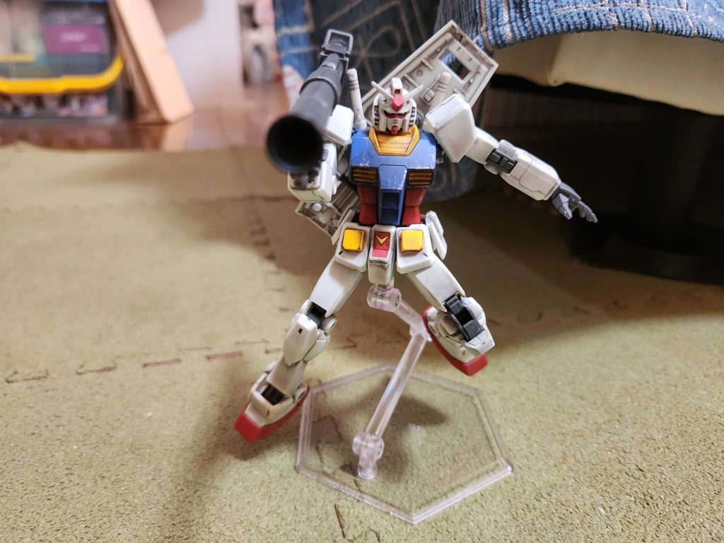 バズーカで1枚。砲口にウェザリングマスターのススを使ってみました。