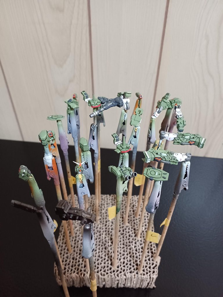 制作途中の写真です。だいぶ難産だった(gundam-kao5)