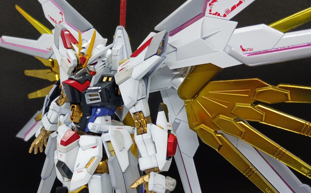 金間接は４色塗り分け…見えない(笑)プラウドディフェンダーの金はメッキ調に塗装しました。