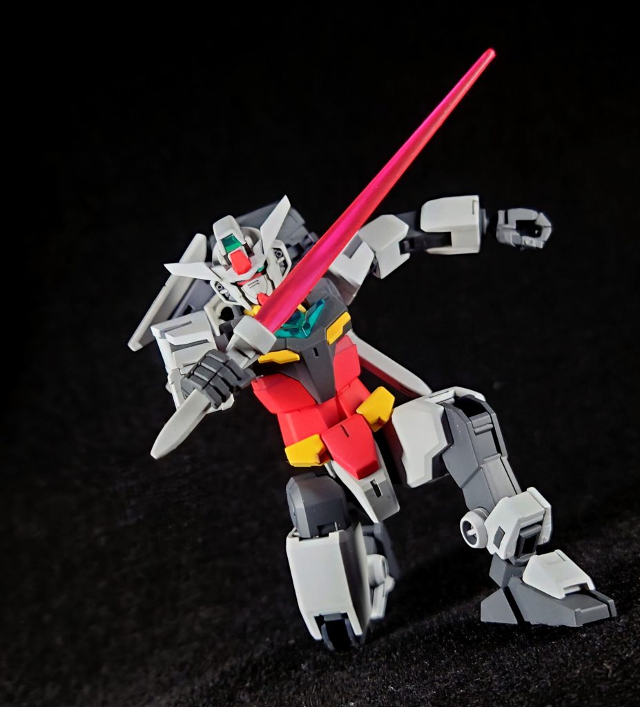 コアサーベルあまり意識してなかったんですがやっぱりこの状態だと大きさに合わせてサーベルもちゃんと短かったんですね。一話冒頭でアカツゲーを一蹴した所はしっかり決めてくれて、この等身でもカッコイイな!と思わせてくれました。