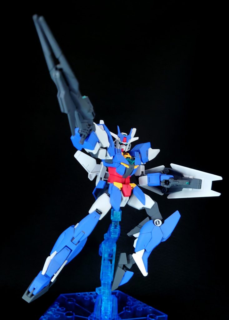 2クール目OPラスト手前のポーズの用なイメージで。ラストのコアガンダムとアーマー武装がずらっと並んでるシーンもやってみたいですしラスト手前の各ガンダムのポーズも再現して並べてみたい。実際にやってる方々もいるようなので本当に凄いと思います。