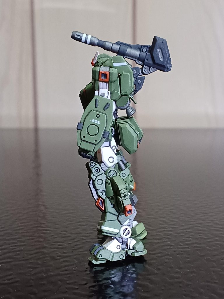 左サイドから。