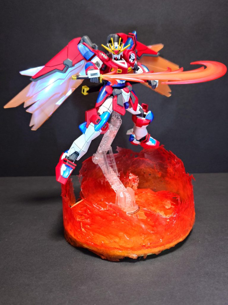 エフェクト台座の取り付け後炎を使うガンダムですので地面から炎が燃え上がるような感じをイメージして製作しました。UVレジンを使うのは初めてでしたので簡単な感じのエフェクトになりましたが今後もこのようにエフェクトをつけて飾れるものはやっていこうと考えていますのでご期待下さい。 ご閲覧ありがとうございました。