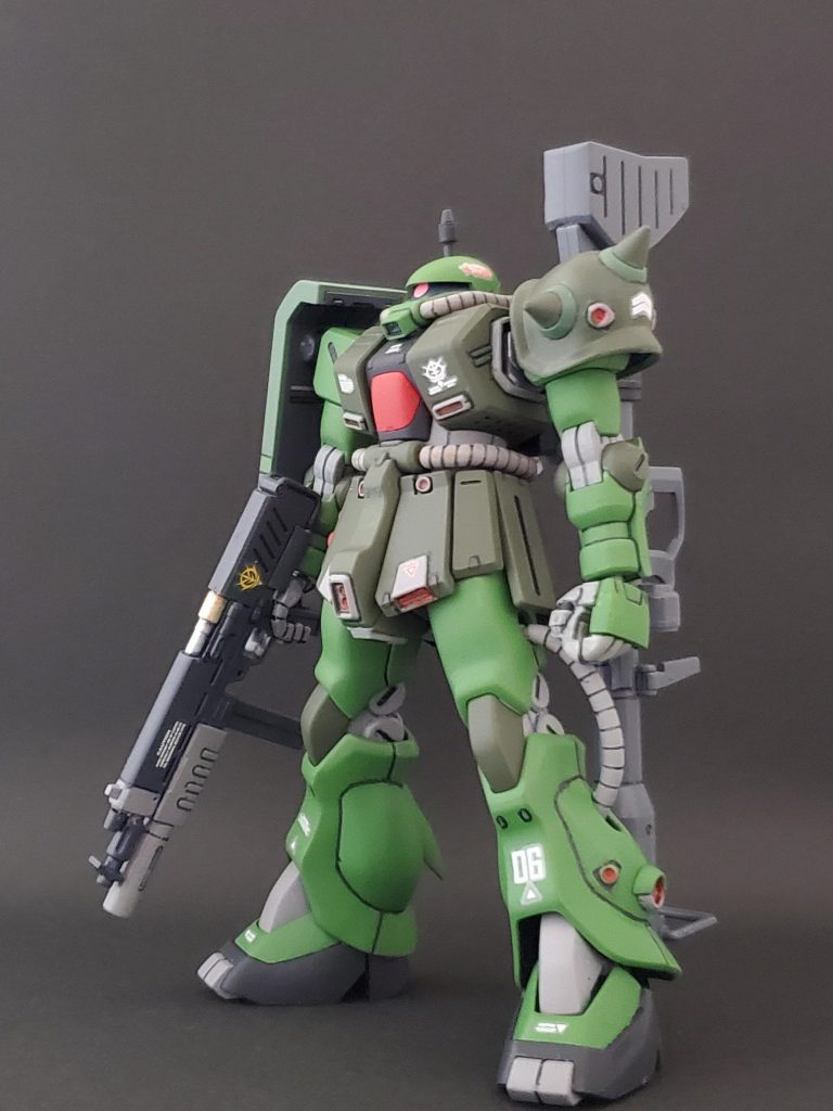 今回最後の１枚はノーマルヘッドのザクII改🎵当初、こちらのヘッドでいく予定でしたが、フリッツヘルムを着けてみたらカッコ良かったので、そちらに変更しました～😊🎶2024年もあとわずか❕最後にもう１つ２つ仕上げたいと思います👍️今回も長～い投稿、最後までお付き合い下さり、ありがとうございました～🙌✨