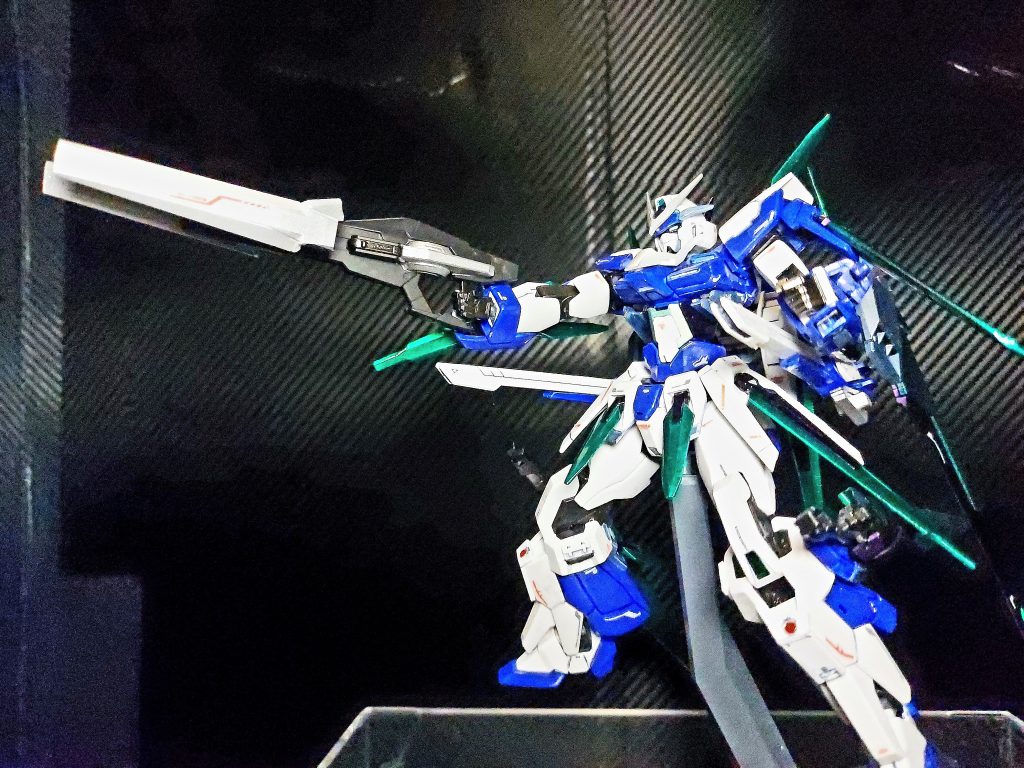 ライフルもバンシィのアームドアーマーBSを拝借して加工。ブースターのビームガンも一応前に出せます。
