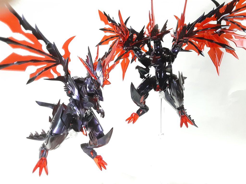 以前制作したダークグラスパードラゴンと並べて