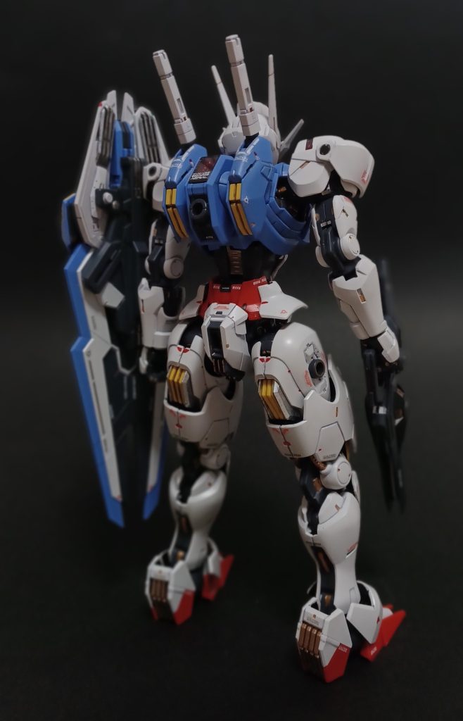 エアリアルが完成したのは、昨年の夏の終わり(笑)。関節パーツがホントよく動くのよ(笑)。で、ポージングするのが一苦労なの💧ちょっと動かしただけで、スゴく不自然な姿になっちゃってねえ💧GUNSTAにアップする画像を撮影するのが大変だったので、お蔵入りしてたんだけど満を持して(ん?誰に対して?)、投稿〜♪