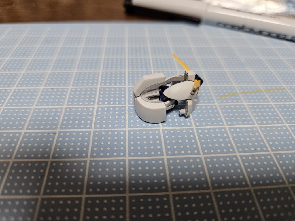 マスクが大きく後ハメ困難でしたので、分割ラインを変更しました。プロのアーリーチョップさんのYouTubeを参考にさせていただきました。