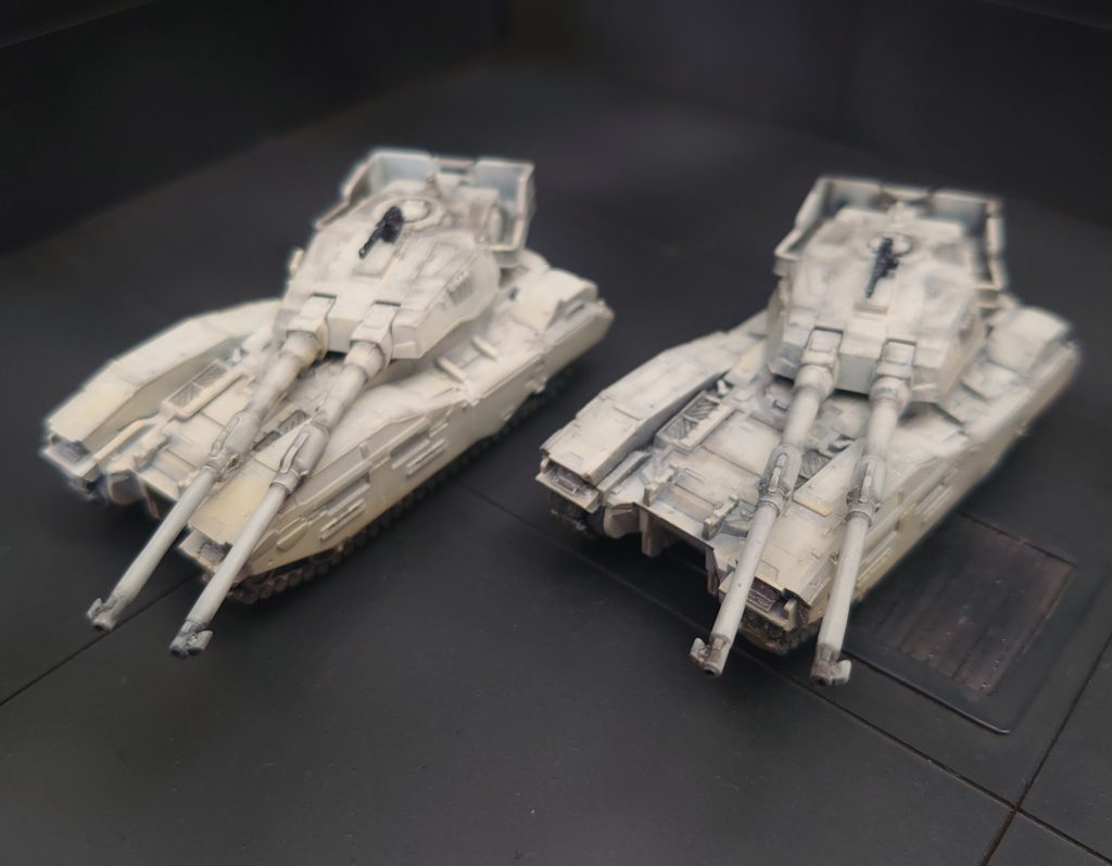 前回冒頭に登場した61式戦車。これは重力戦線シリーズ「地上戦セット」の61です。以前作ったものにザッと塗装+ウェザリングしてます。この61も時間をかけてリアルに改修したいなと思ってます。61にマゼラアタック。こんなんナンボあっても良いですからね。