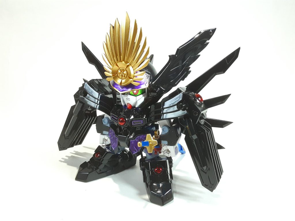 パケ絵だと青く光ってる印象だったのでプリズムブルーブラックをしゃばしゃばに希釈して薄く吹き付けてます