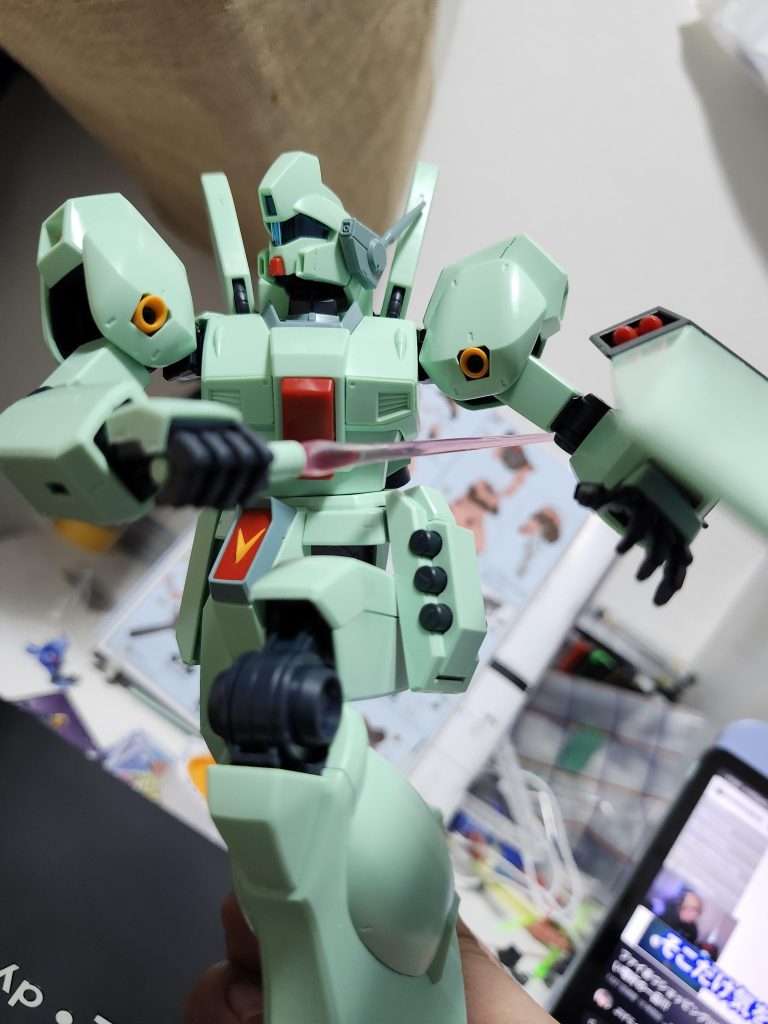 ハンドパーツも多く表情をつけやすいです