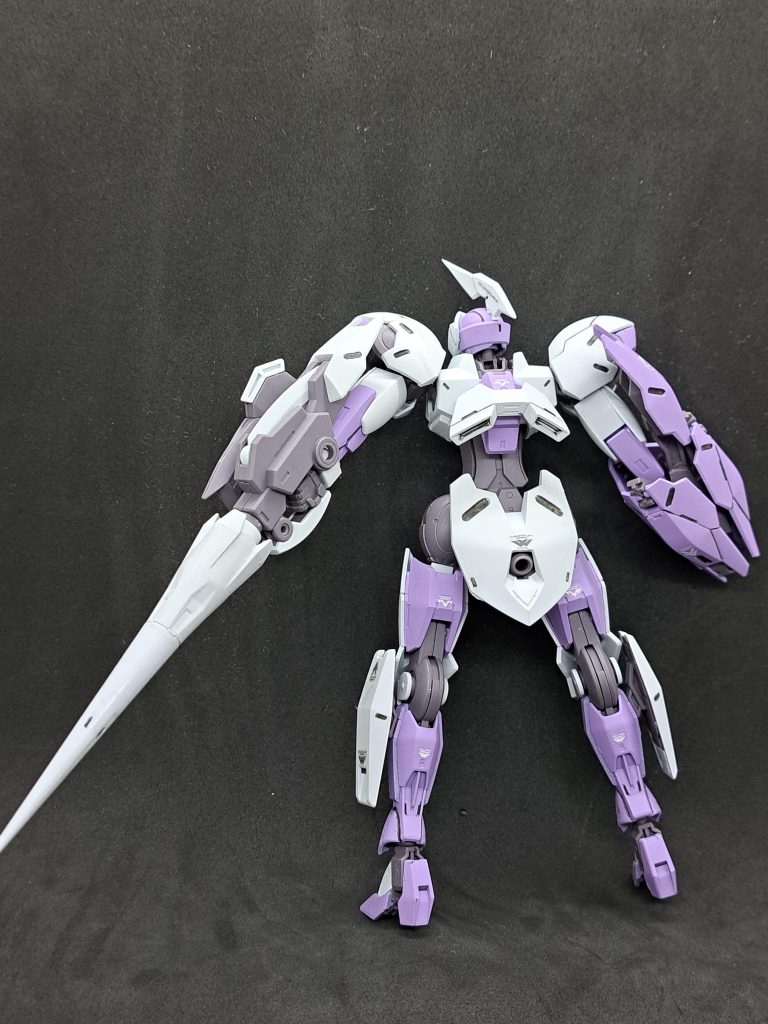 だいたい1.5ミリくらい延長しているので、若干面長になって感じるかもしれません。