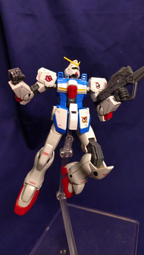 首はポリパーツを切断後、プラ板で延長し、真鍮線で補強しました。見上げるポーズもできるようになりました。