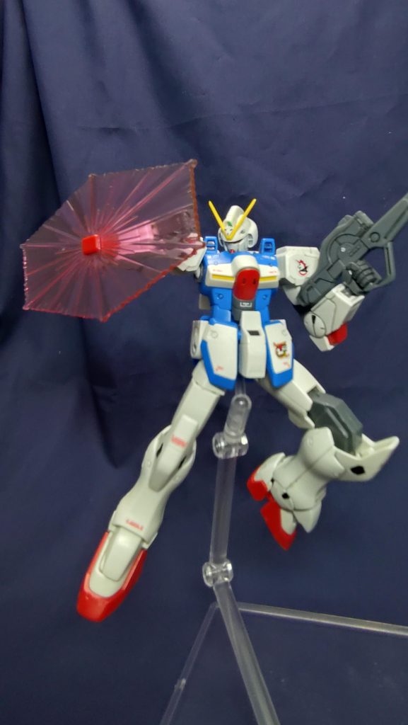 ビームシールド展開このキットのシールドは固いプラパーツでデザインもよくて気に入ってます。