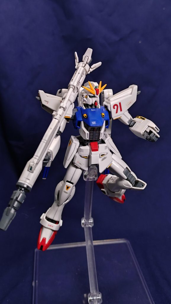 （違うんだよ、かーちゃん）こちらはHGサイズでかなり小ぶりですね。確かHGのオールガンダムプロジェクトという主役機のラインナップにあったキットでしたね。HGサイズで揃えられるということで、このシリーズは発売当時買い漁っていました。