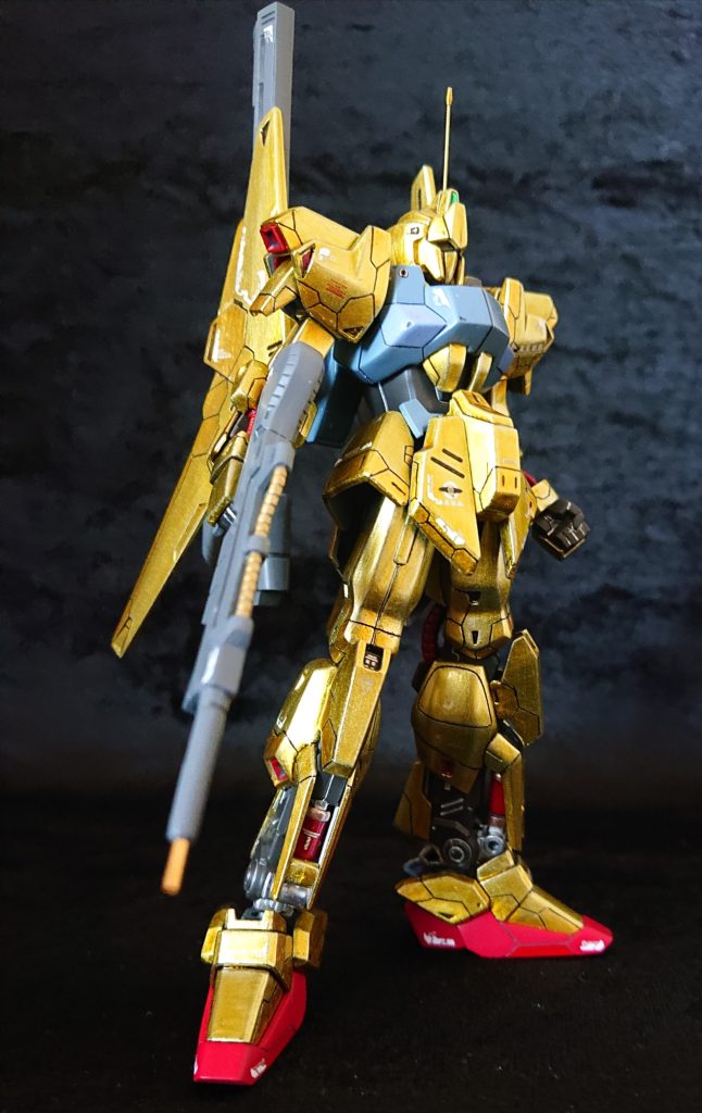 スジ彫りもあしらってみましたなぁ