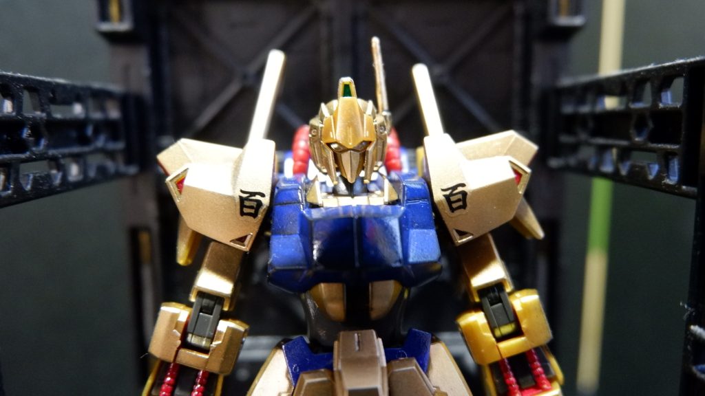 胸部にスジ彫り練習で一筋だけ線を追加してます。地味だけどなるほどという感じがしました。