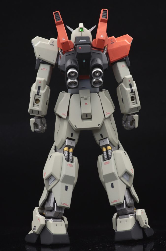 カラーリングはリックディジェを参考にしてみました。赤は2色使用しスプリッター迷彩にしてます。