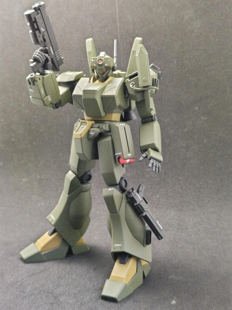 コトブキヤさんのハンドガンを持たせてみました。（笑）