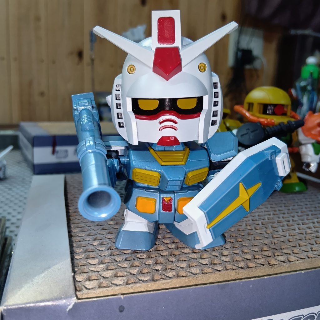 首のすわりが悪い?肩と顎の間にスキがあります。