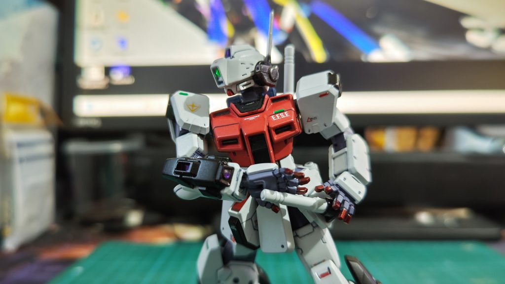 ビームジャベリン(ビームサーベル)抜刀ポーズで。肩関節アップデートが行われたレッドライダーを素体にしているので、こんなポーズもラクラク。