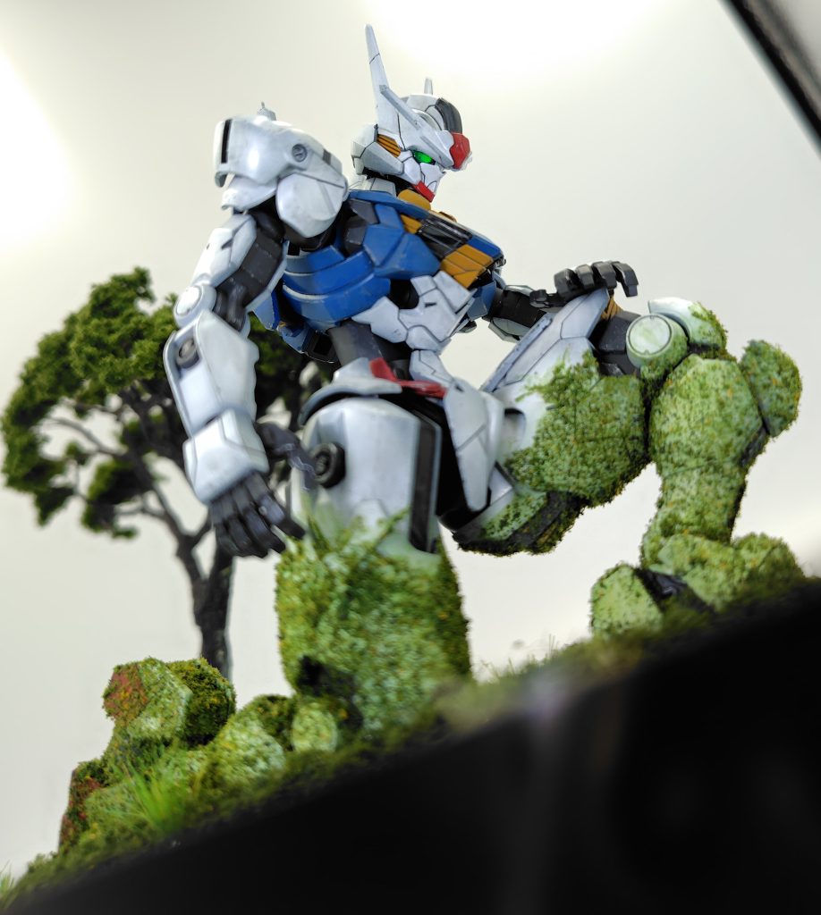 巨大感のある写真を撮りたいのですが、なかなか思ったようにはいかず…写真の撮り方ひとつでも奥が深いぞガンプラ…。