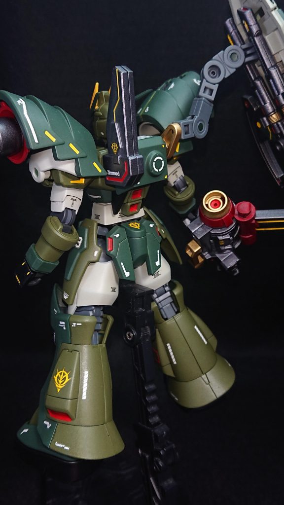 使用した塗料タミヤカラースプレー・イタリアンレッド・ブラック・ゴールド・ピュアーメタリックレッドタミヤカラーエアーモデルスプレー・暗緑色(日本海軍)・ダークグリーン(RAF)Mrカラースプレー・ガルグレー