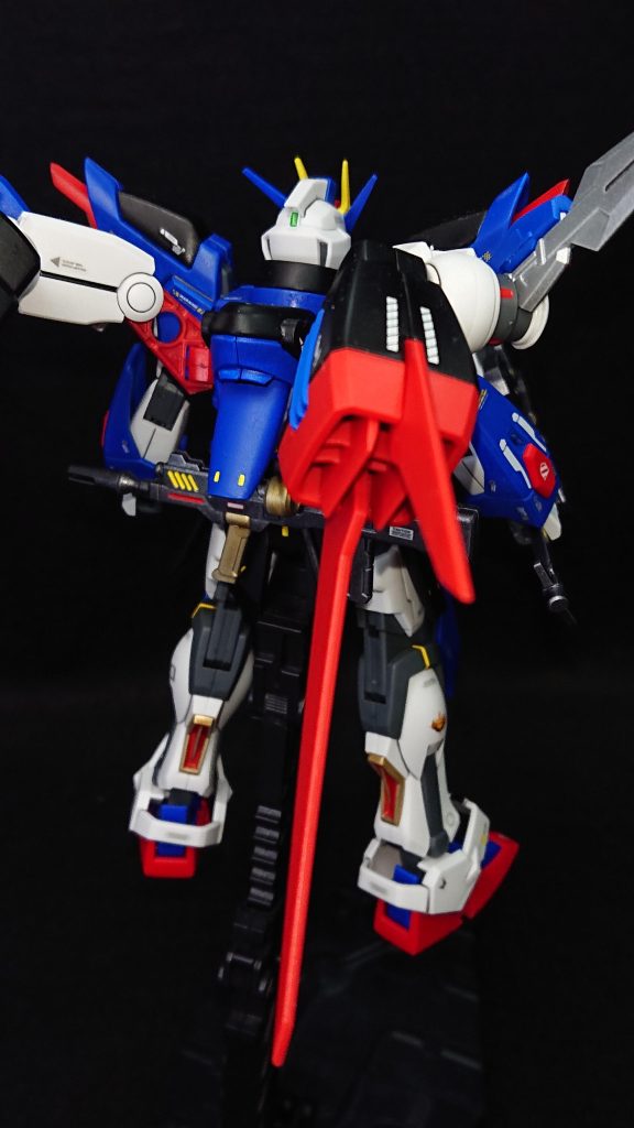 使用した塗料タミヤカラースプレー・ブラック・アルミジルバー・ゴールド・ガンメタル・ピュアーレッド・ピュアーブルー