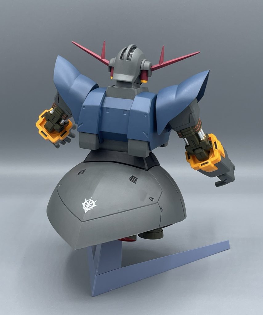 バックショット　広めのリアスカートもシンプルに。広域を筆塗りしたので、少しだけ筆ムラが気になる部分です。もう１層塗り重ねようか悩みましたが、余計ひどくなりそうだったので妥協。撤退するのも勇気！(笑)