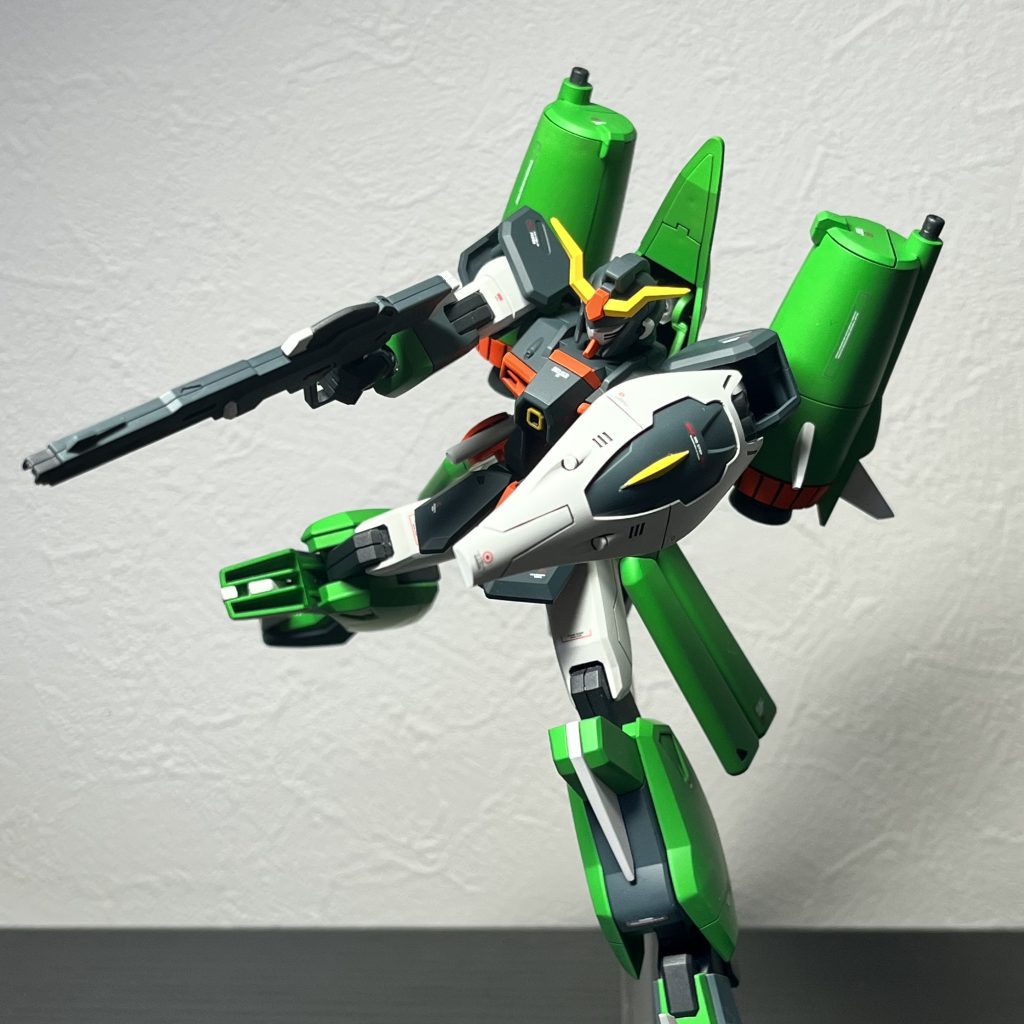 カッコいい機体なのですが“ムラサメにやられた”イメージしかないのが残念。