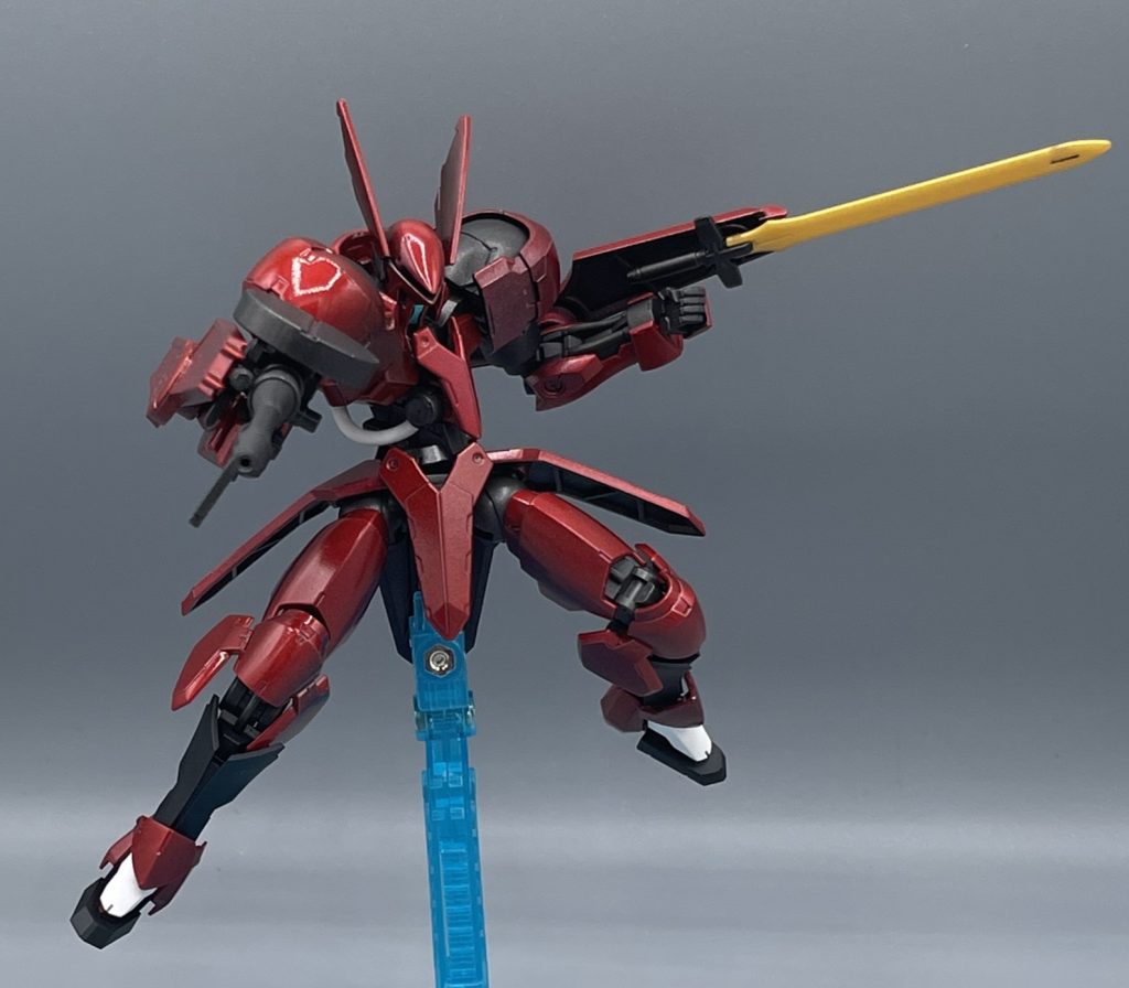 ヴァルキュリアライフル 今回のスプレー塗装のコンセプトは、ズバリ!「黒立ち上げキャンディー塗装」です。 いつも私の作品を見に来て下さっている方はご存知の通り、私は普段は「筆モデラ―」を名乗り、筆塗りによる作品を紹介させて貰っています。それがなぜ、今回は缶スプレーなのかと言うと・・・