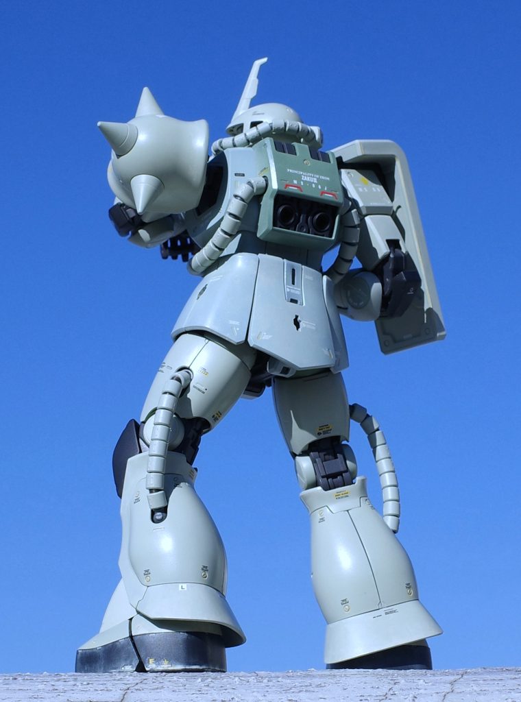 背面です。配色は、胴体=南海サザン淡緑(昭和30年中頃)(マッハ模型)四肢=京阪京津線80系(マッハ模型)ランドセル=淡緑5号(モリタ)その他=C40ジャーマングレー(クレオス)ウェザリング=ホワイドダスト(クレオス)昔の鉄道車両に使われた塗装色でもともと彩度は高くありません。