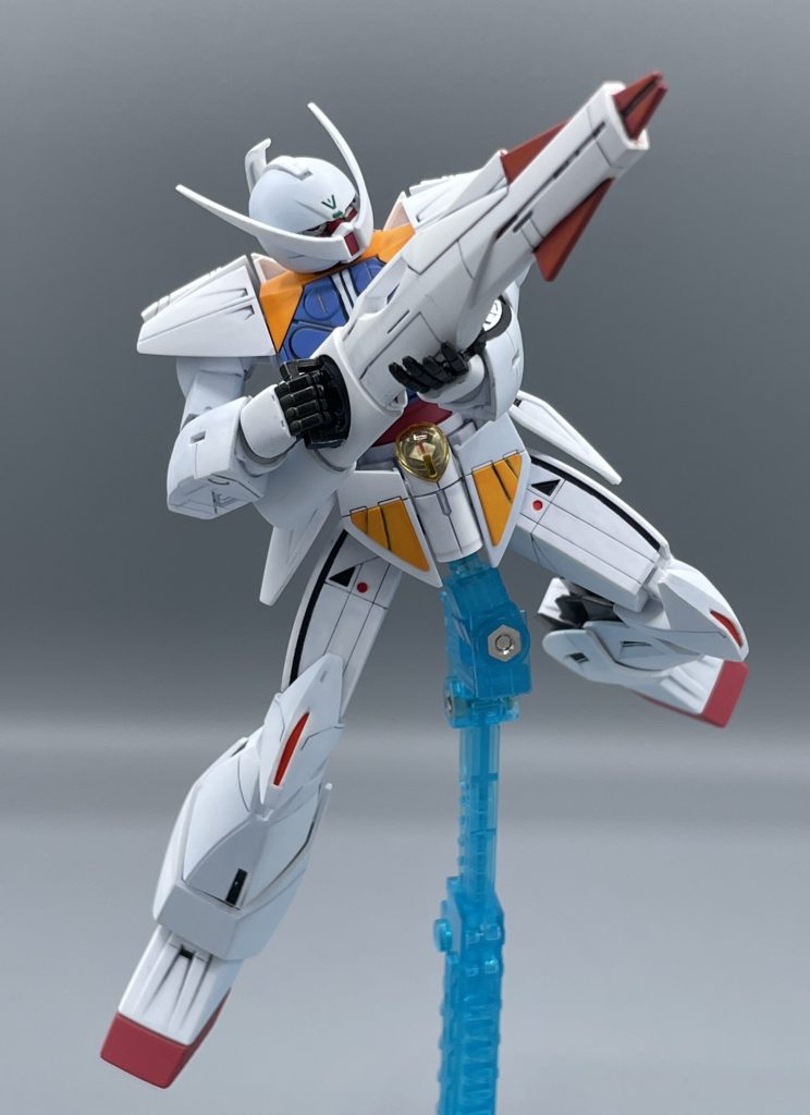 ビームライフル　　∀ガンダムの主武装であるビームライフルは、銃身のスライドによって火力の調整を行うことが可能です。