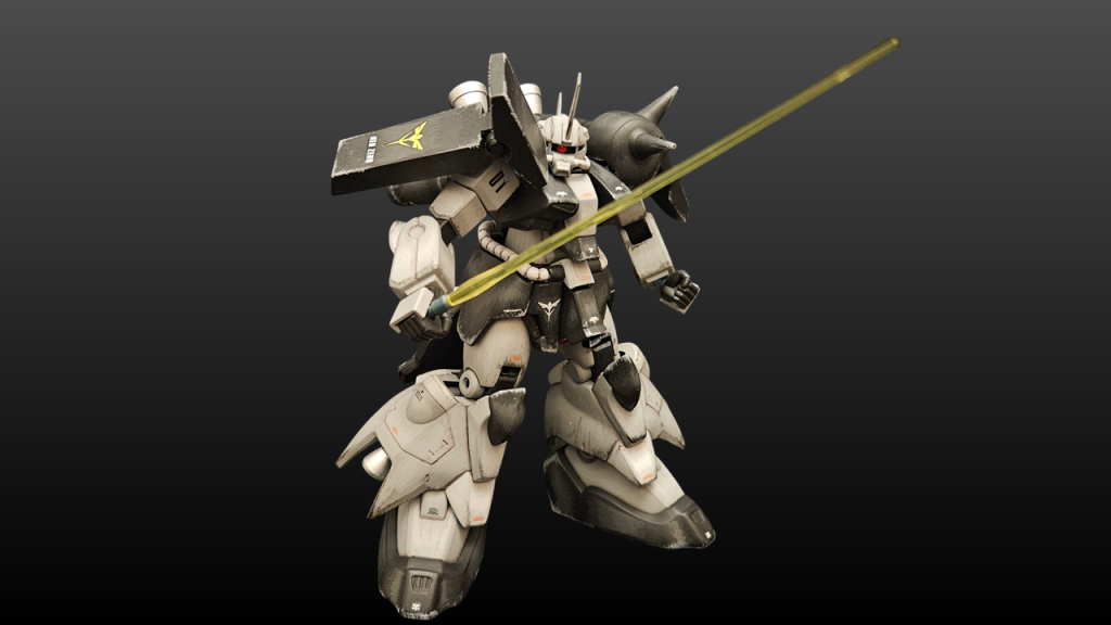 ビームサーベルを構えて。付属のビームサーベルではなく余っていたクリヤーイエローのビームサーベルを構えました。