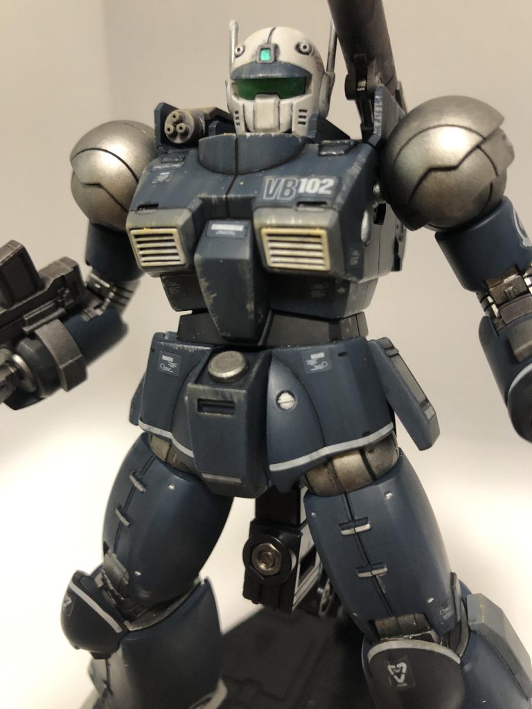 デカールシールのデザインがカッコよかったので使いましたが、やはり面から浮いてしまいますね。