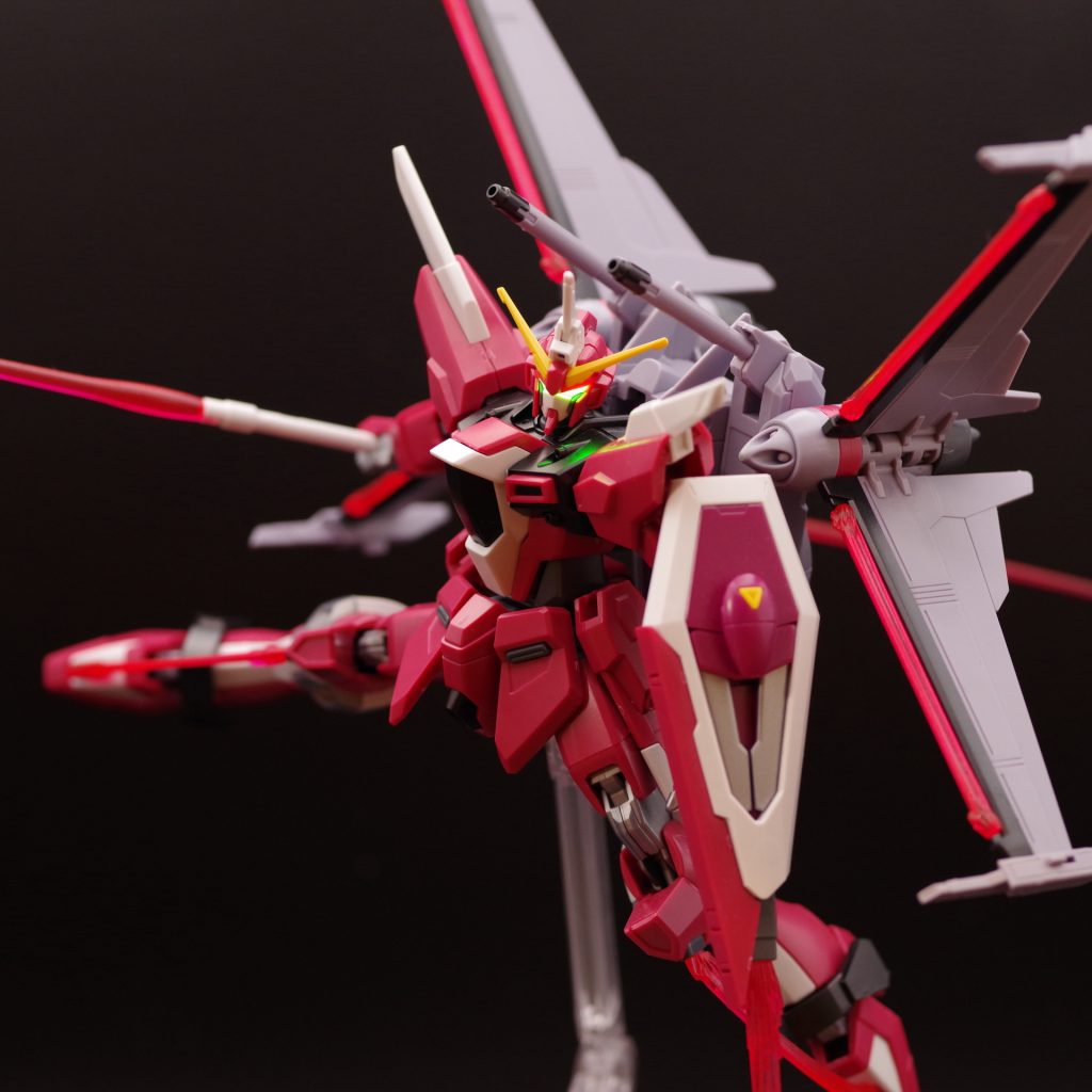 塗装はビームエフェクトの蛍光ピンクくらいしかできてませんので、また時間ができればジックリとスミ入れなどもやろうかと。