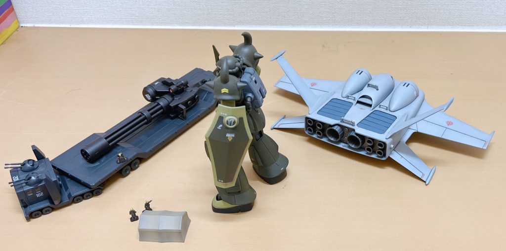 ドダイから降りてジャイアントガトリングを装備するジオラマです。ドダイのランディングギアはあるものと思って脳内再生をお願いします🙇🏻♂️