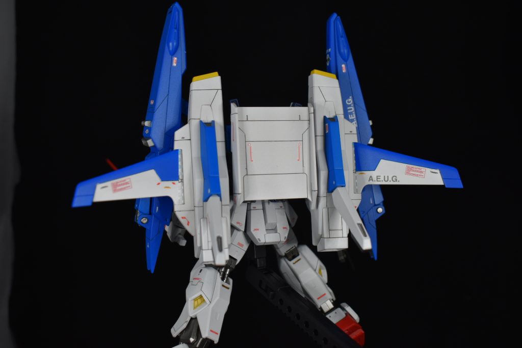 Gディフェンサーはポリキャップがむき出しの部分が目立ったのでプラ板や改造パーツで隠してます。