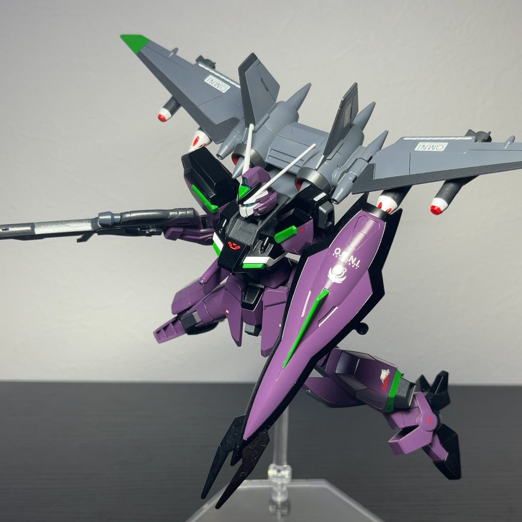 左脚部にさりげなく“エンデュミオンの鷹“マーキングでパイロットのネタバレを笑。