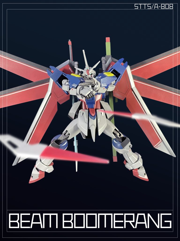 「MA-F2D2」に代わり、RQM系列のビームブーメランを両肩部に2基搭載している。「MA-F2D2」のマウントを兼ねたサイドスカートは補助推進機へ改修された。Two RQM series beam boomerangs were mounted on both shoulders in place of the “MA-F2D2.” The side skirts, which served as weapon mounts for the “MA-F2D2,” were converted to auxiliary propulsion units.