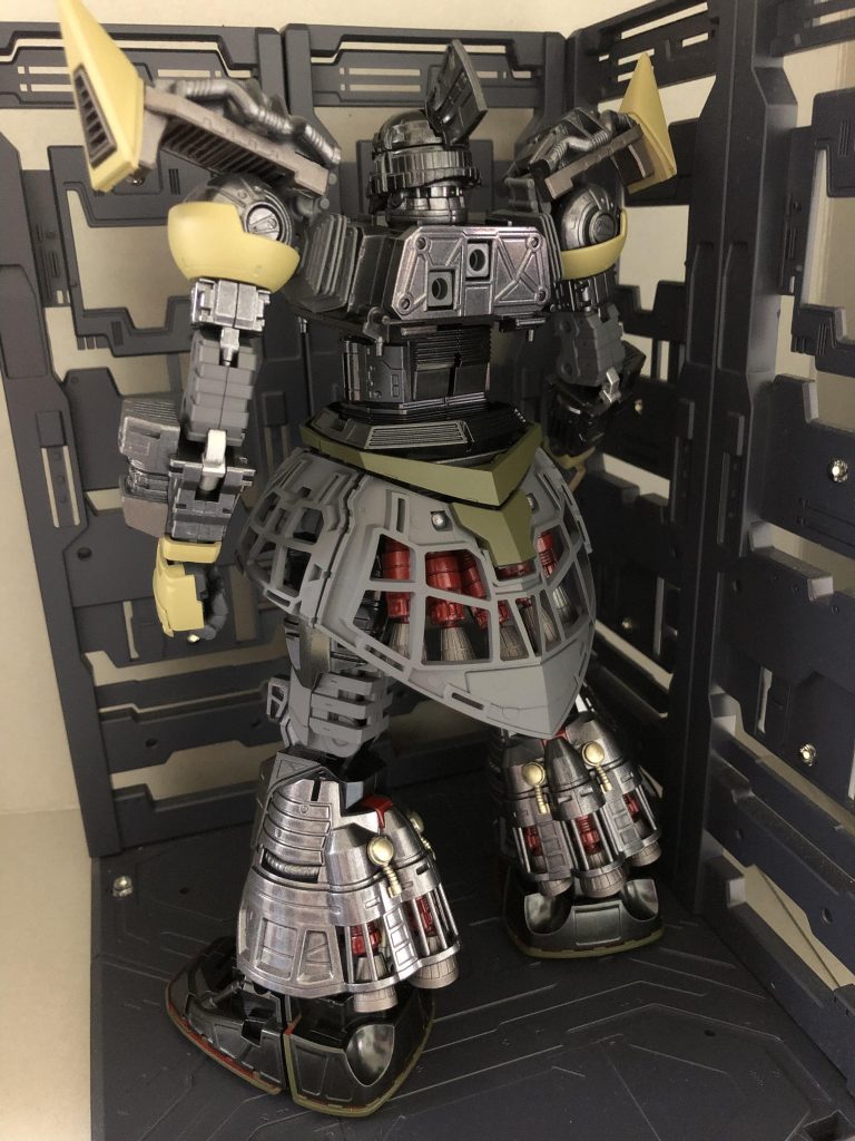 内部フレーム バック!バーニアはメタリックレッドと焼鉄色です。