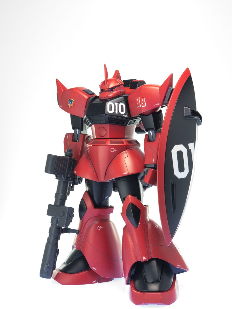 胴体3mm、股関節2㎜延長してます。肩アーマー胴体側に1㎜延長接続部を削って胴体に近づけるように変更。スカート、つま先にプラ板を貼って形状変更。