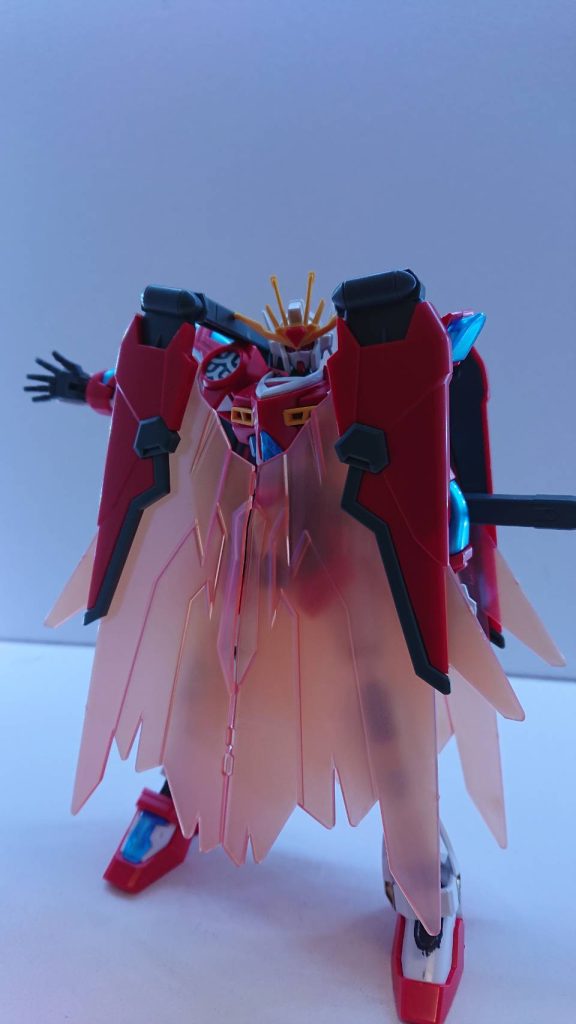 光の翼を展開できるバックパックユニットのウイングバーニングは神バーニングの物と形は同じだが出力の違いで光の翼の展開時間が若干伸びている。ウイングバーニングの光の翼を展開し前方へ持ってくることで「威の型」へと形態変更できる。防御力を高めることができるが、動きにくくなるためカイトはあまり使用しない。