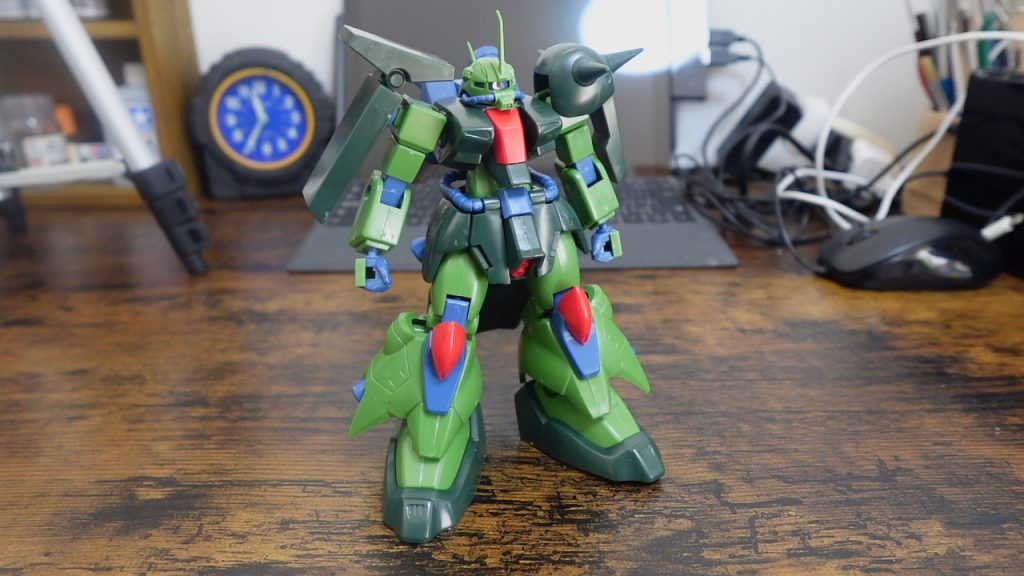 塗装前です。カマキリみたいなイメージ