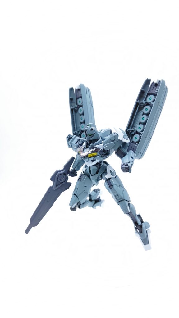 よくぞガンプラ化してくれた…❗️と、財団Bには頭が上がらないガンプラ。素組みでも十分ながら、しっかり全塗装をし少々水転写デカールをはればさらにクオリティがあがります。