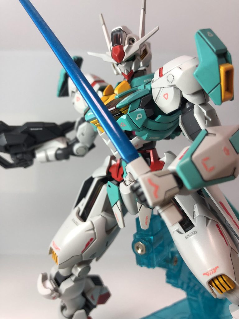 サーベル部分はメタリックブルーで塗装しています。