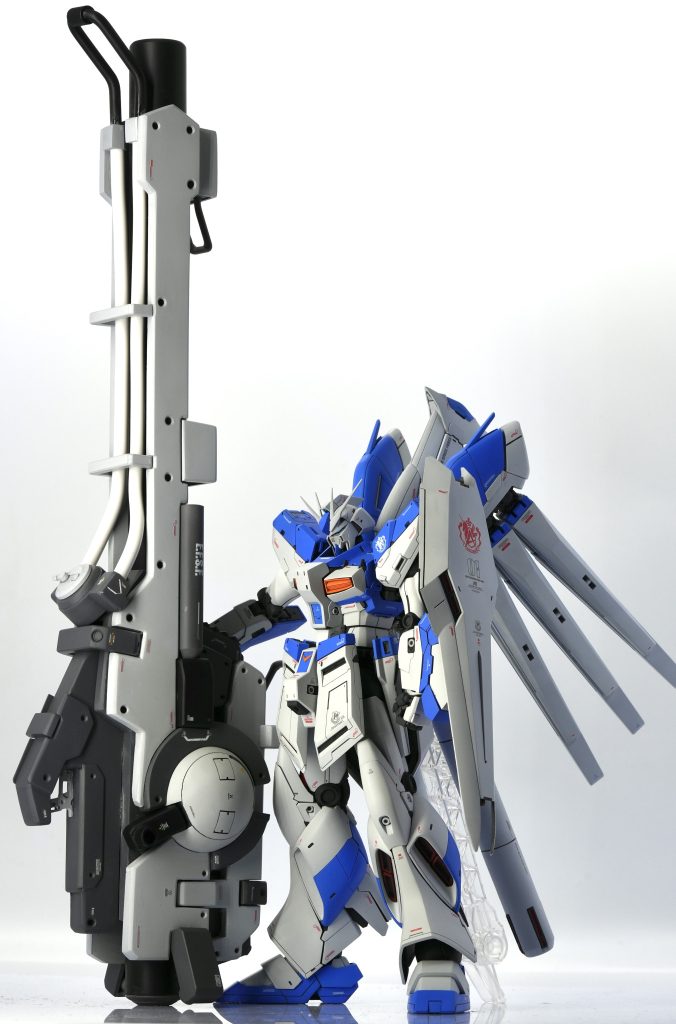 1/100サイズのハイパーメガバズーカランチャーはRGの寸法を参考に自身初のフルスクラッチに挑戦してみました。